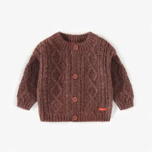 Cardigan de maille brun en polyester recyclé, naissance   || Brown knitted cardigan in recycled polyester, newborn