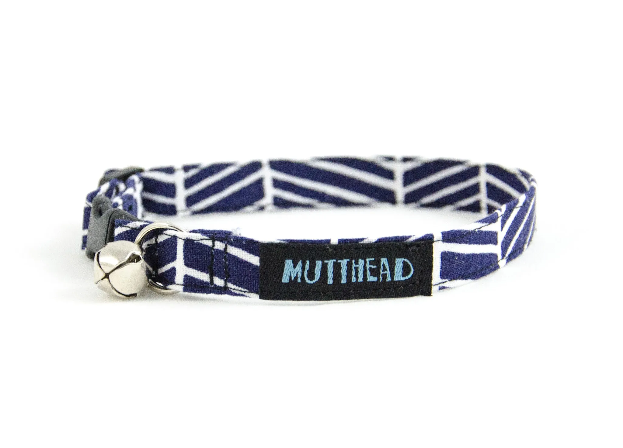 Cat collar in Bishop