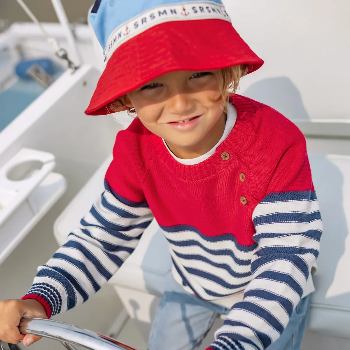 Chandail de tricot rouge, bleu et crème à rayures, enfant || Cream, red and blue striped knitted sweater, child