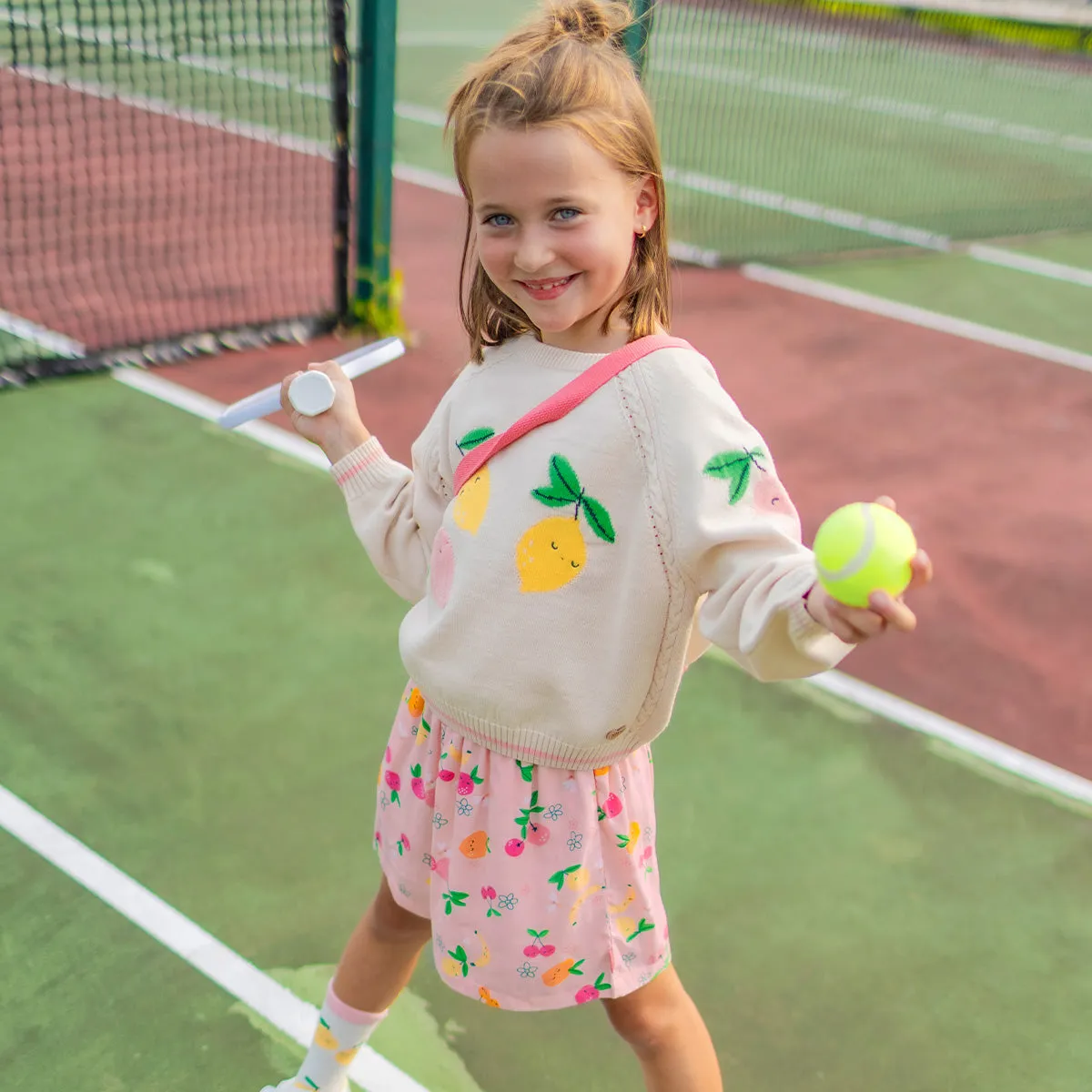 Chandail en tricot crème à motifs de citrons, enfant || Cream knit sweater with lemon patterns, child